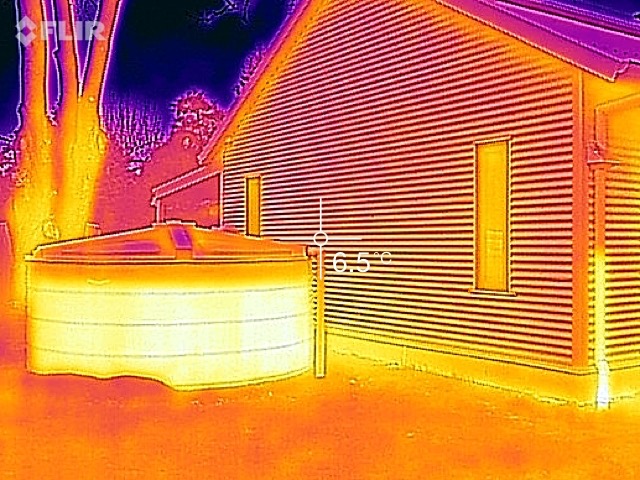 IR image showing the level of water in a rainwater tank.